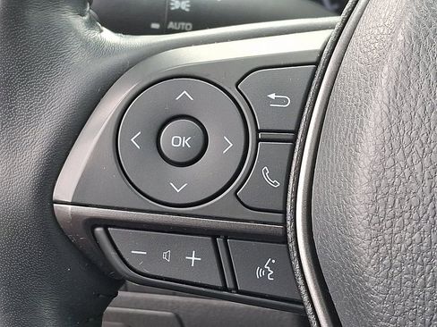 Used 2021 Toyota Camry SE w/ Cold Weather Package image 22