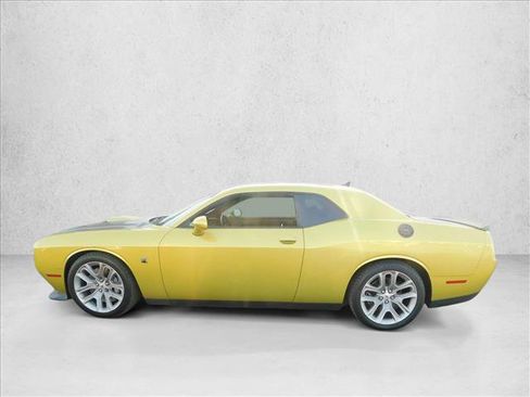 Used 2020 Dodge Challenger R/T Scat Pack RWD image 15