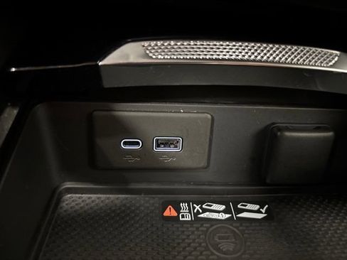 Used 2025 Buick Envision Avenir AWD/4WD image 30