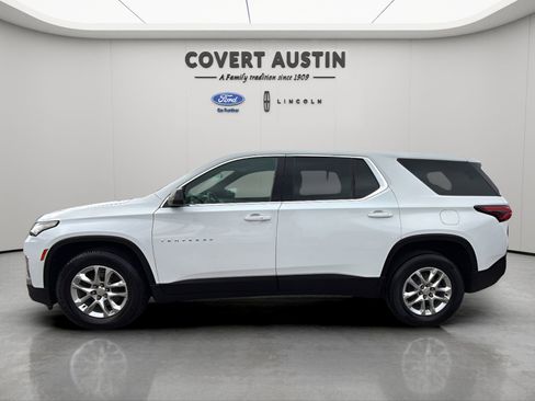Used 2022 Chevrolet Traverse LS w/ LPO, Cargo Package FWD image 2