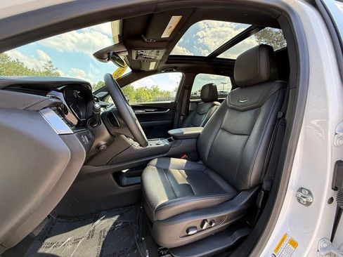 Certified 2025 Cadillac XT5 Premium Luxury AWD/4WD image 5