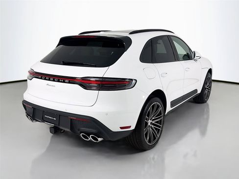 Certified 2026 Porsche Macan AWD/4WD image 28