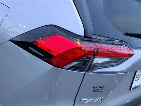 Used 2024 Toyota RAV4 XLE FWD image 27