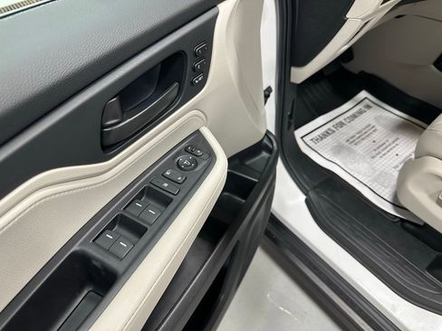 Used 2025 Honda Odyssey EX-L image 9