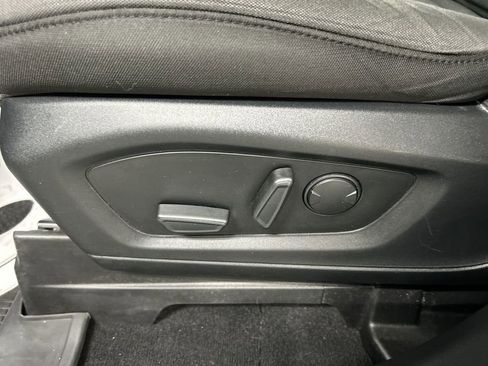 Used 2020 Ford Explorer XLT w/ Comfort Package image 10