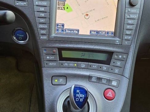 Used 2012 Toyota Prius Four w/ Deluxe Solar Roof Pkg FWD image 21