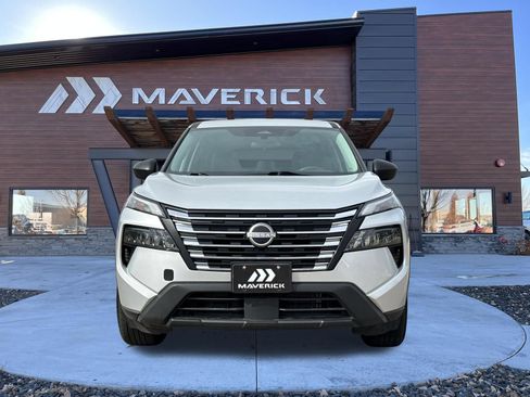 Used 2024 Nissan Rogue S AWD/4WD image 4