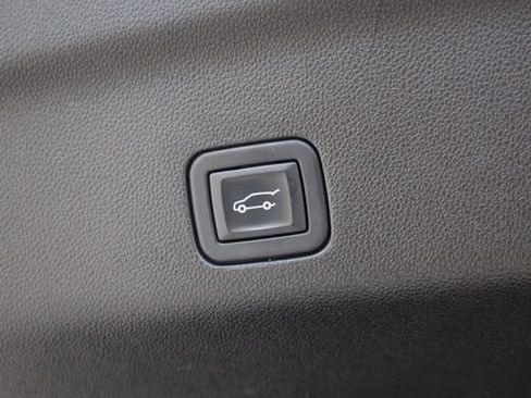 Used 2022 Chevrolet Tahoe RST w/ Luxury Package image 35