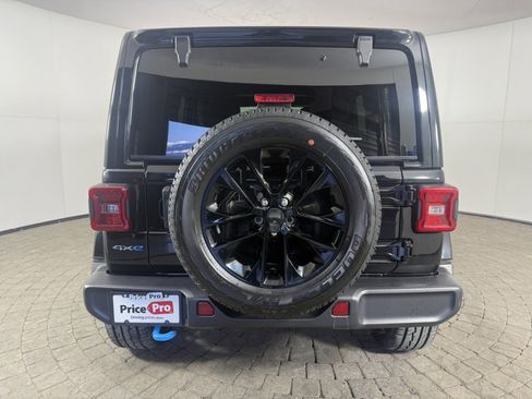 Used 2023 Jeep Wrangler Sahara w/ Cold Weather Group image 6