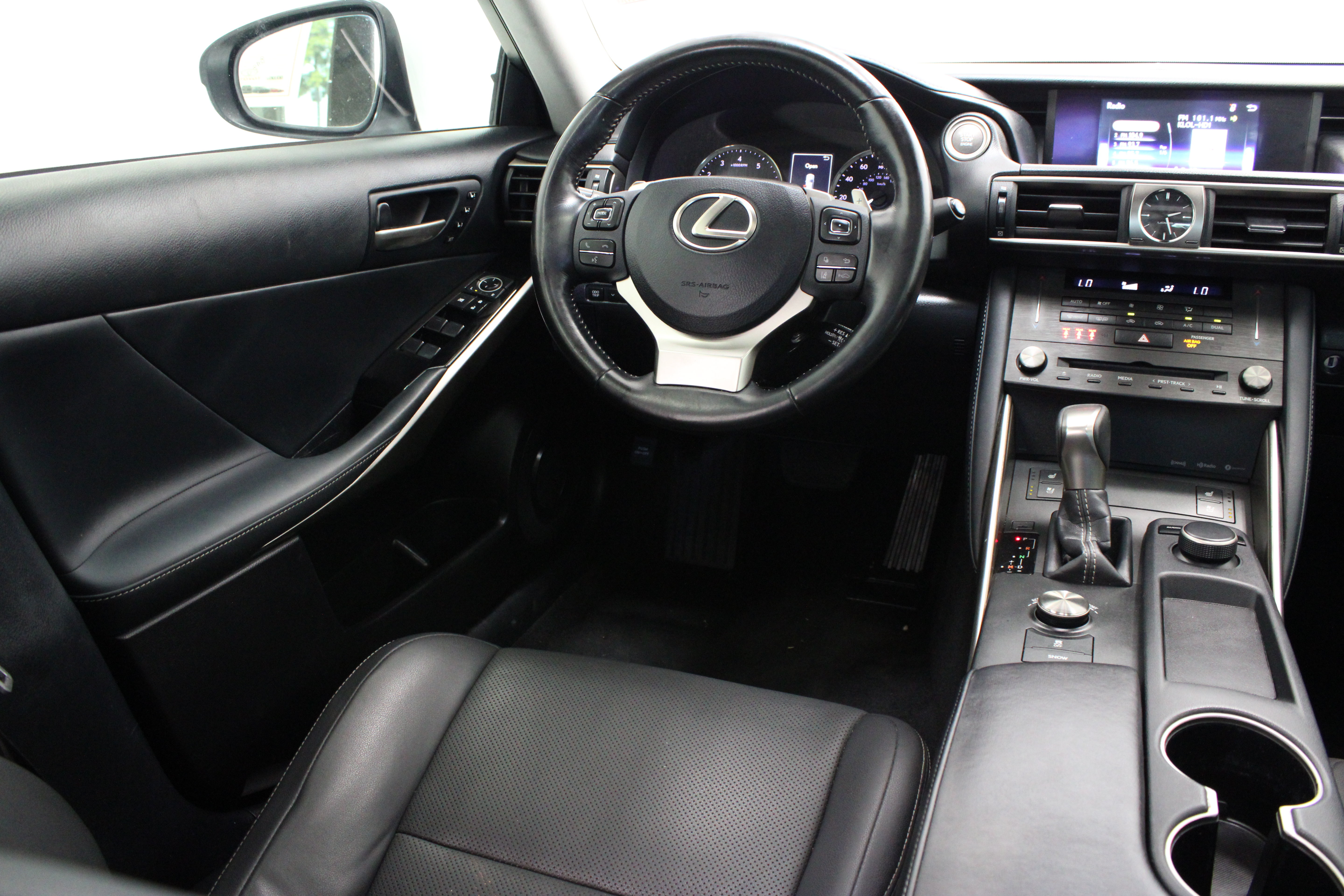 Used 2019 Lexus IS 300 w/ Premium Package RWD image 33
