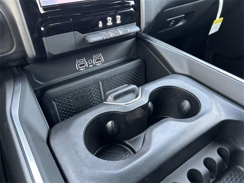 New 2026 RAM 1500 4x4 Crew Cab image 12