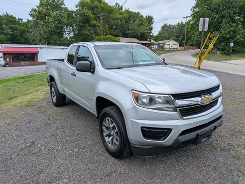 Used 2019 Chevrolet Colorado W/T RWD image 6