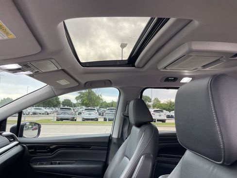 Used 2023 Honda Odyssey Touring image 24