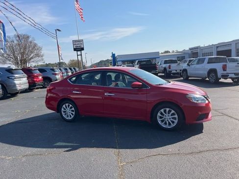 Used 2018 Nissan Sentra SV image 3