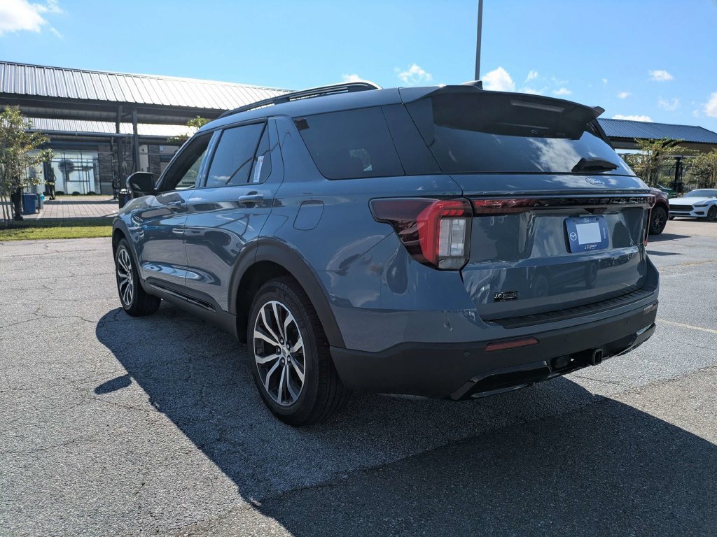 New 2027 Ford Explorer ST-Line RWD image 6