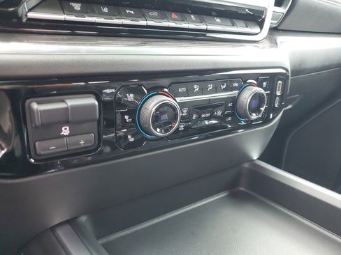 Used 2025 Chevrolet Silverado 2500 LTZ w/ LTZ Premium Package image 26