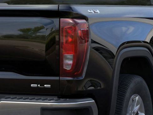 New 2026 GMC Sierra 1500 SLE image 11