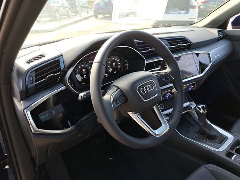 New 2025 Audi Q3 2.0T Premium image 7