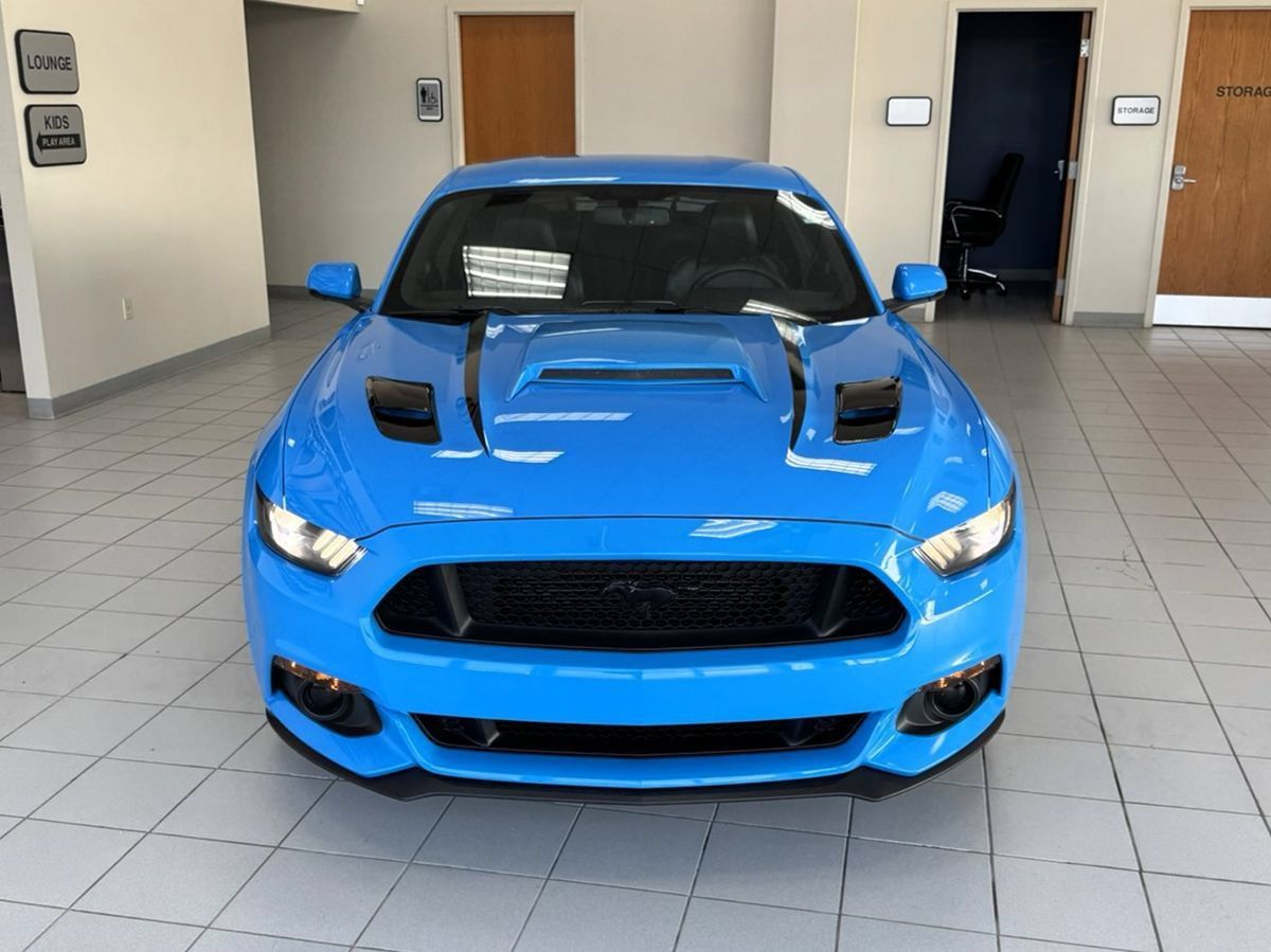 Used 2017 Ford Mustang GT Premium w/ Black Accent Package RWD image 49