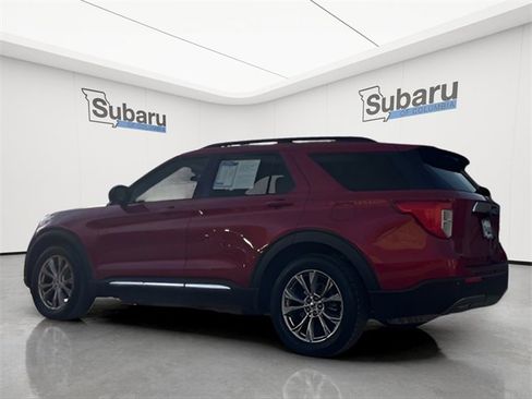 Used 2021 Ford Explorer XLT w/ Equipment Group 202A image 5