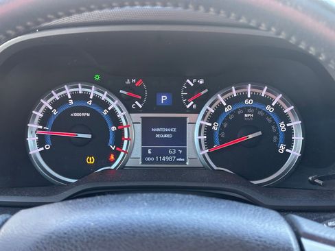 Used 2018 Toyota 4Runner TRD Off-Road Premium image 31