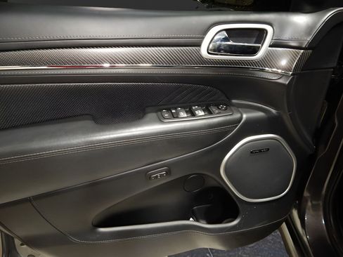 Used 2021 Jeep Grand Cherokee SRT image 12