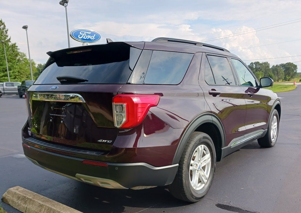 Used 2022 Ford Explorer XLT w/ Equipment Group 202A AWD/4WD image 15