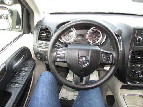 Used 2015 Dodge Grand Caravan SXT image 53