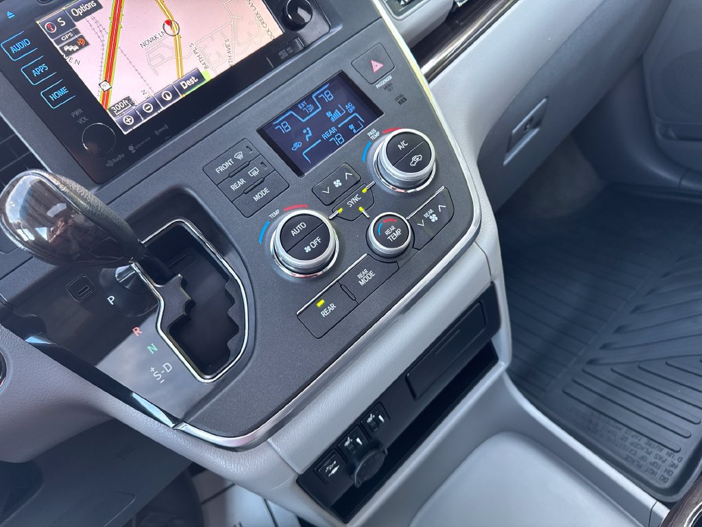 Used 2017 Toyota Sienna XLE w/ XLE Navigation Package AWD/4WD image 26