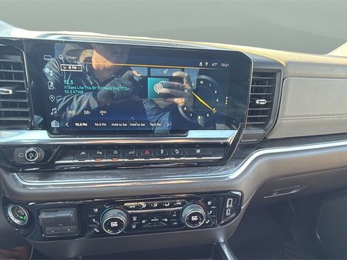 Used 2024 Chevrolet Silverado 1500 LTZ image 21