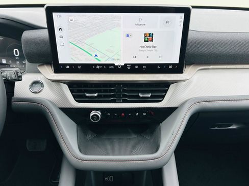 New 2026 Ford Explorer Active w/ Active Comfort Package image 22