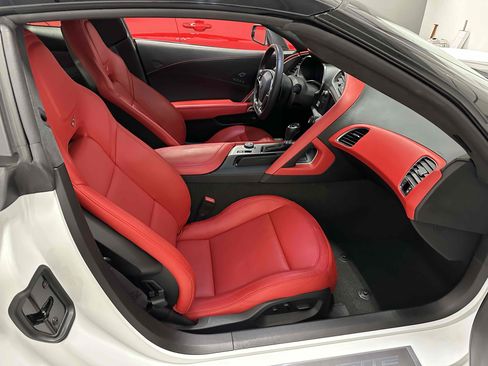 Used 2016 Chevrolet Corvette Z06 w/ 3LZ Preferred Equipment Group image 26