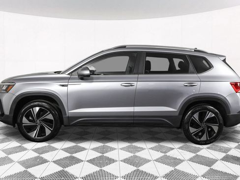 Used 2024 Volkswagen Taos SE AWD/4WD image 18