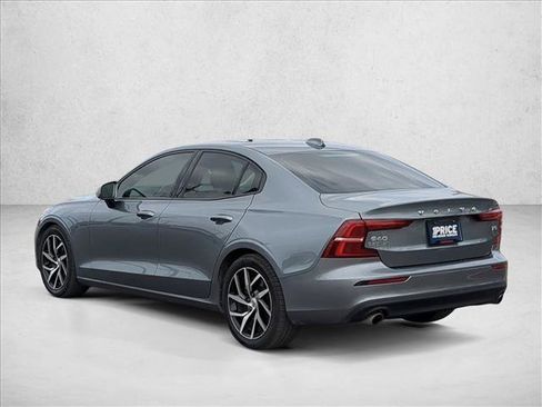 Used 2020 Volvo S60 T5 Momentum image 8