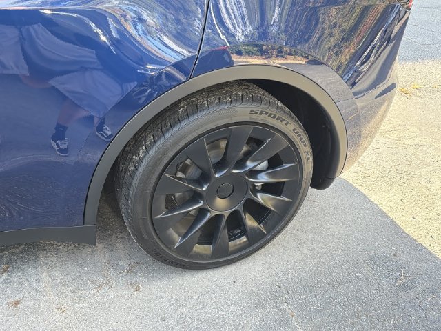 Used 2022 Tesla Model Y Long Range AWD/4WD image 5