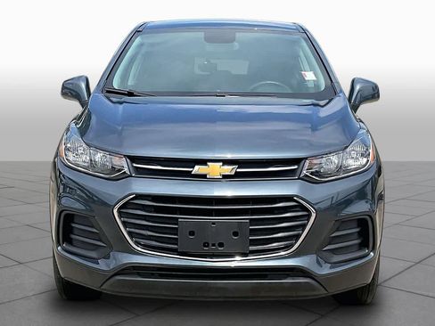Used 2022 Chevrolet Trax LS w/ Tint and Cruise Package AWD/4WD image 4