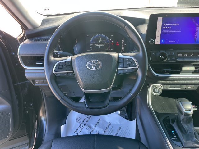 Used 2025 Toyota Grand Highlander AWD image 23
