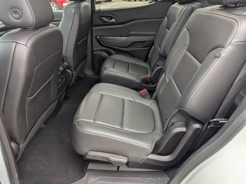 Used 2023 GMC Acadia SLT w/ Elevation Edition image 20