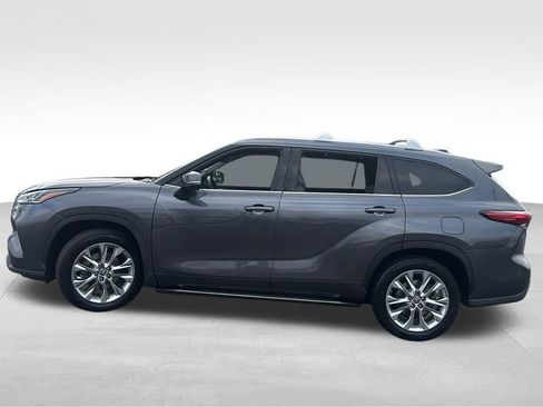 Used 2021 Toyota Highlander Limited image 4