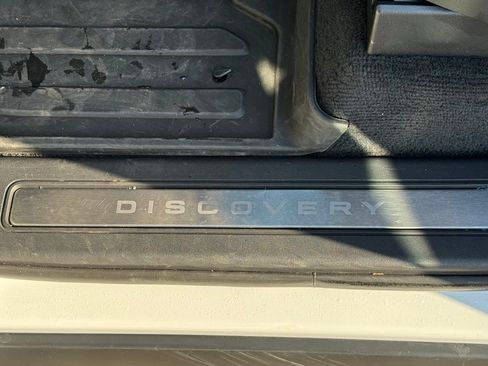 Certified 2025 Land Rover Discovery Dynamic SE image 13