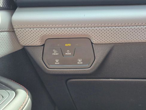 New 2026 Volkswagen Atlas Peak Edition AWD/4WD image 25