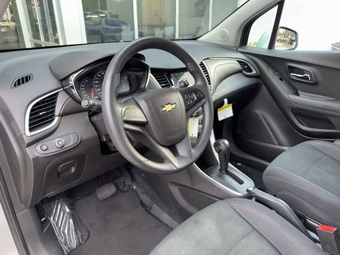 Used 2019 Chevrolet Trax LS image 11