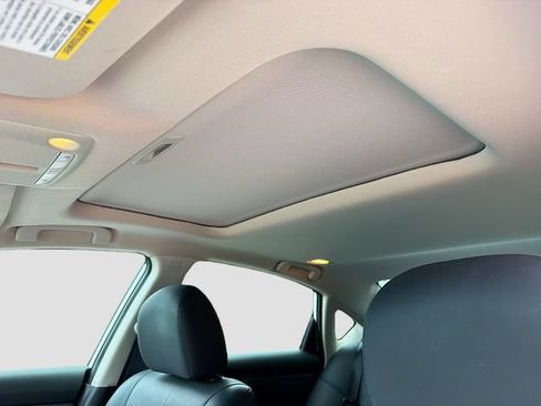 Used 2015 Nissan Altima 3.5 SL FWD image 25
