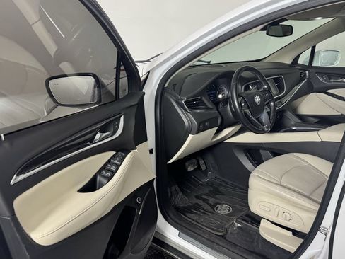 Used 2023 Buick Enclave Essence AWD/4WD image 10
