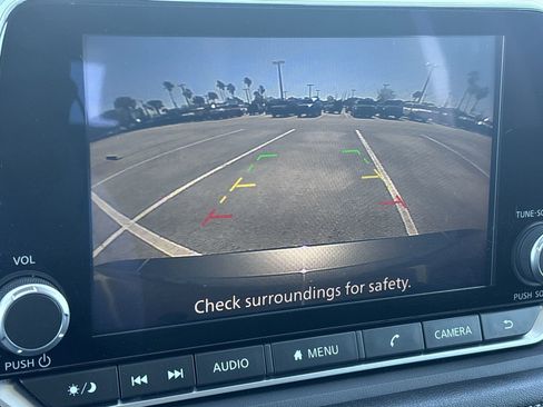 Used 2024 Nissan Rogue S image 20