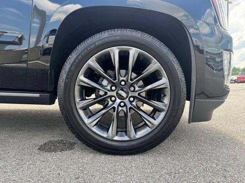 Used 2020 Cadillac Escalade Premium Luxury w/ Escalade Sport Edition AWD/4WD image 18
