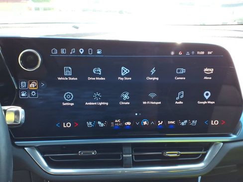 Used 2024 Chevrolet Equinox EV LT FWD image 11