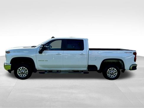 Used 2024 Chevrolet Silverado 2500 LT image 3