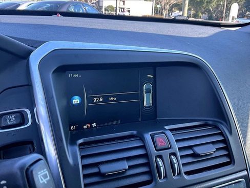 Used 2016 Volvo XC60 T5 Premier w/ Protection Package image 13