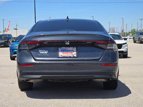 Used 2023 Honda Accord EX image 9